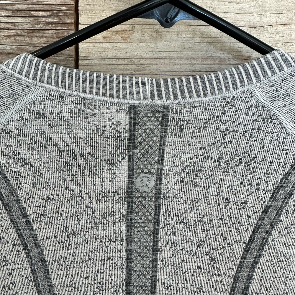 Lululemon Full Length Top - Picture 2 of 2